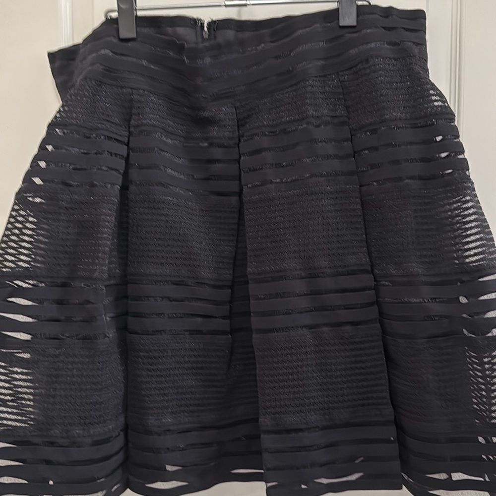 Women’s Torrid 3x black skirt, pleated 90s texture sheer striped - Picture 5 of 9